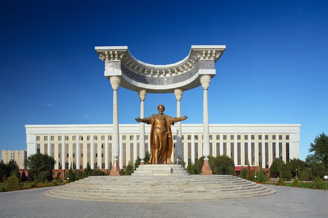 Monument in the city of Urgench, Uzbekistan