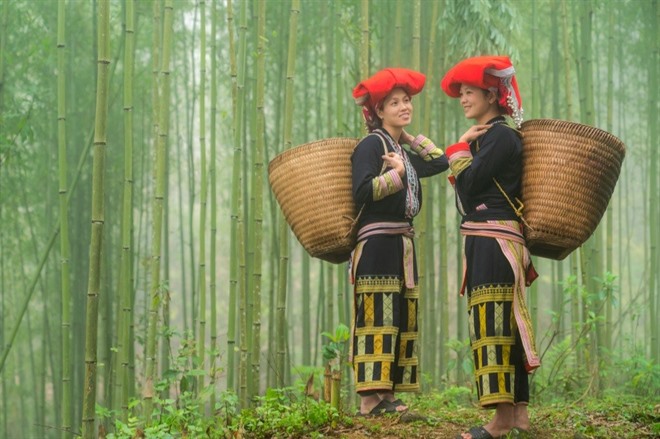 Red Dao Women