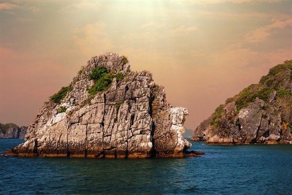 HALONG BAY