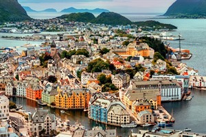 Ålesund Getaway with Friends 6