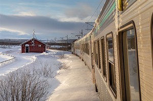 Arctic circle line © C.Kruse / arctic-photography.com