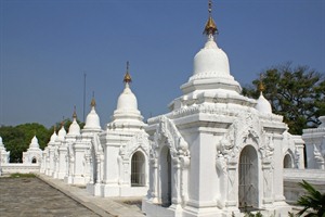 Kuthodaw Pagoda in Mandalay