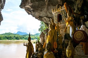 Pak Ou Caves, Laos