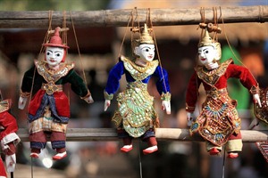 Puppets for sale at Indein