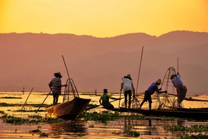 Inle Lake fishermen