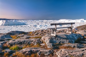 Hiking trail to Sermermiut