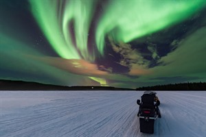 Aurora snowmobiling - Lapland