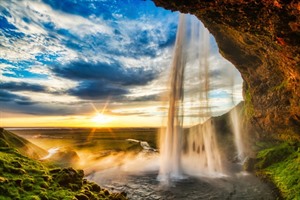 Seljalandsfoss waterfall