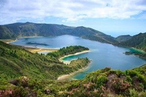 Lagoa do Fogo or 'Lake of Fire', Sao Miguel