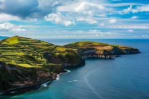 Views of the Atlantic ocean from Miradouro De Santa Iria