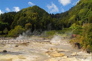 Hot springs at Furnas Lake