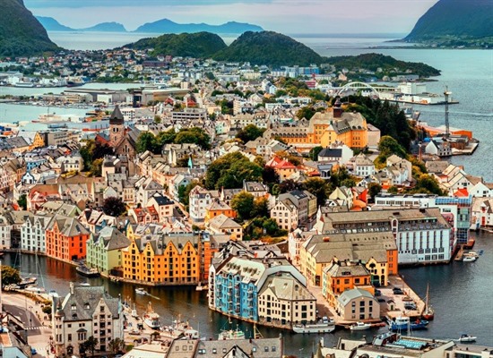 Ålesund Getaway with Friends