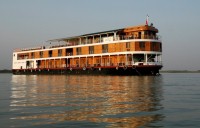 RV Paukan Cruise boat