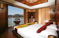 Upper deck cabin
